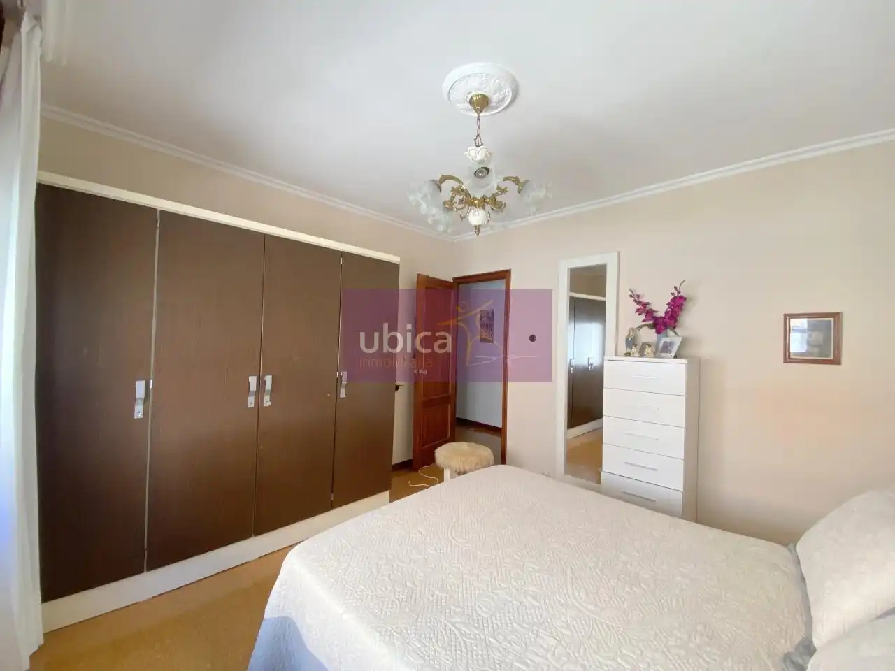 Habitación de Casa adosada en venta en Arbo con Calefacción y Balcón