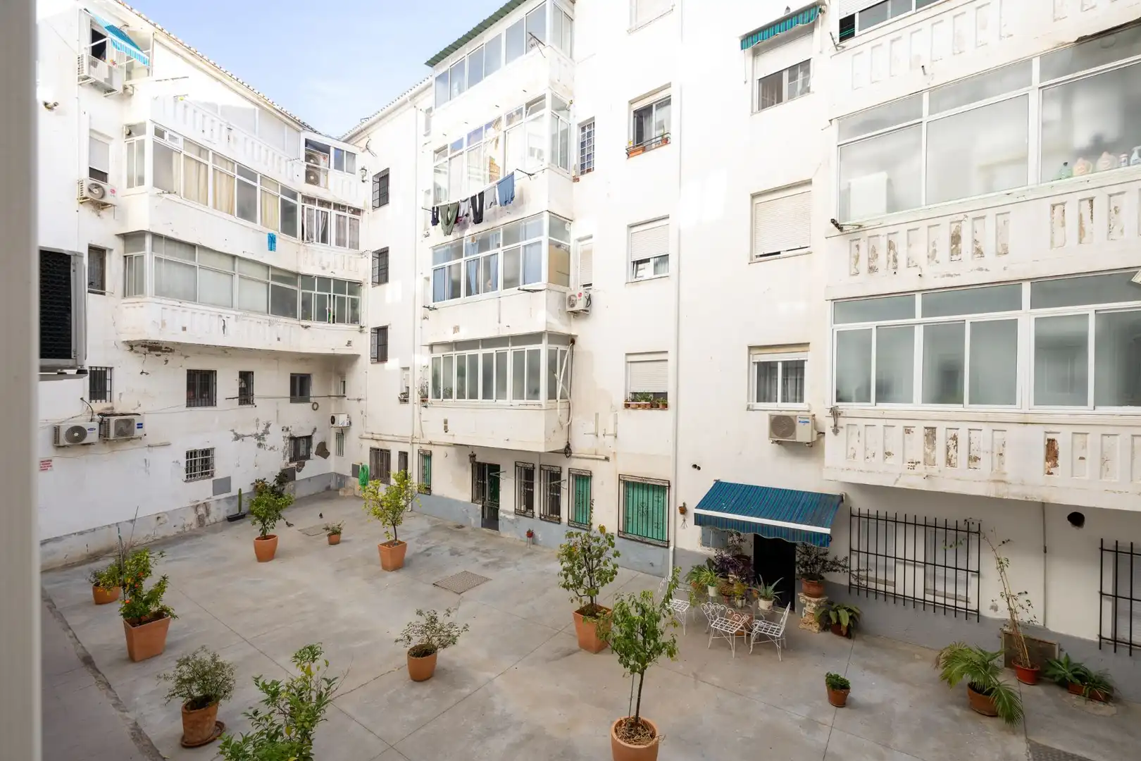 Exterior view of Flat for sale in Granada  with Air Conditioner and Heating