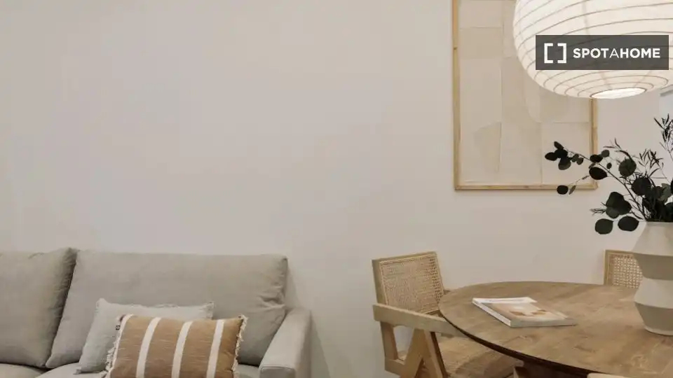 Sala de estar de Piso de alquiler en  Barcelona Capital con Aire acondicionado, Calefacción y Amueblado