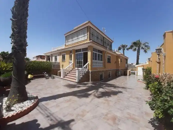 Villa mit Pool zum Verkauf in Nueva Torrevieja - Aguas Nuevas, imagen 4