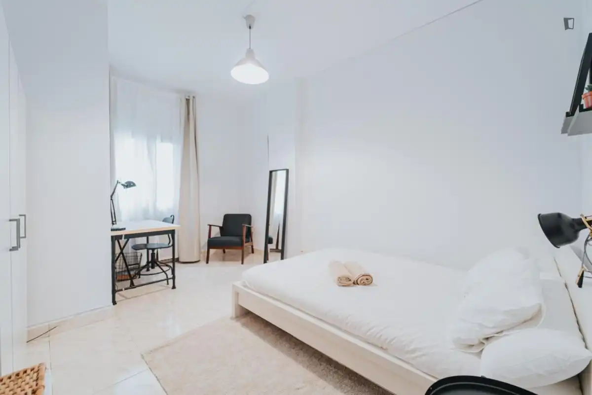 Bedroom of Apartments for share in Madrid  with Furnished, Oven and Washing machine