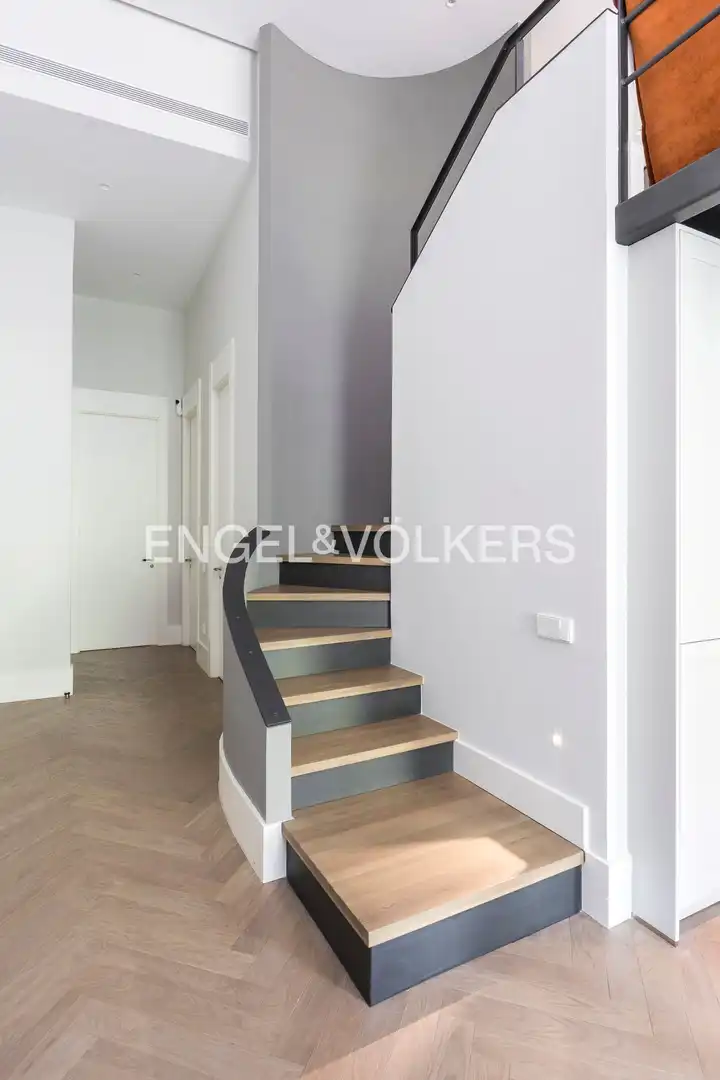 Flat for sale in Madrid  with Air Conditioner, Heating and Storage room
