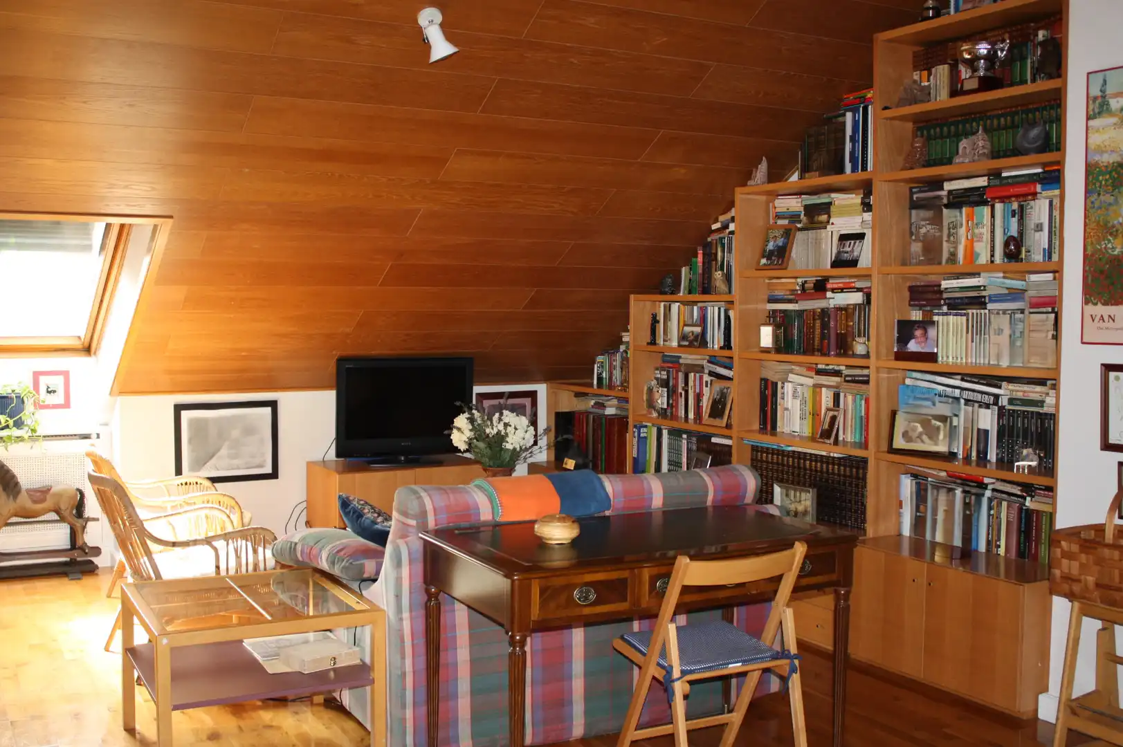 Wohnzimmer von Einfamilien-Reihenhaus zum Verkauf in Oviedo  mit Heizung, Privatgarten und Parkett