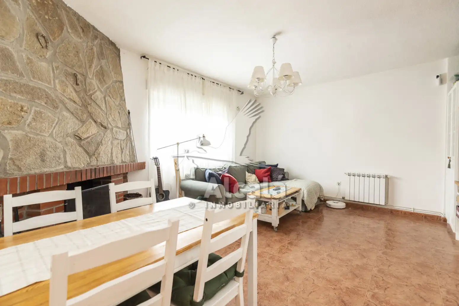 Sala de estar de Casa o chalet en venta en Torrejón del Rey con Calefacción y Piscina