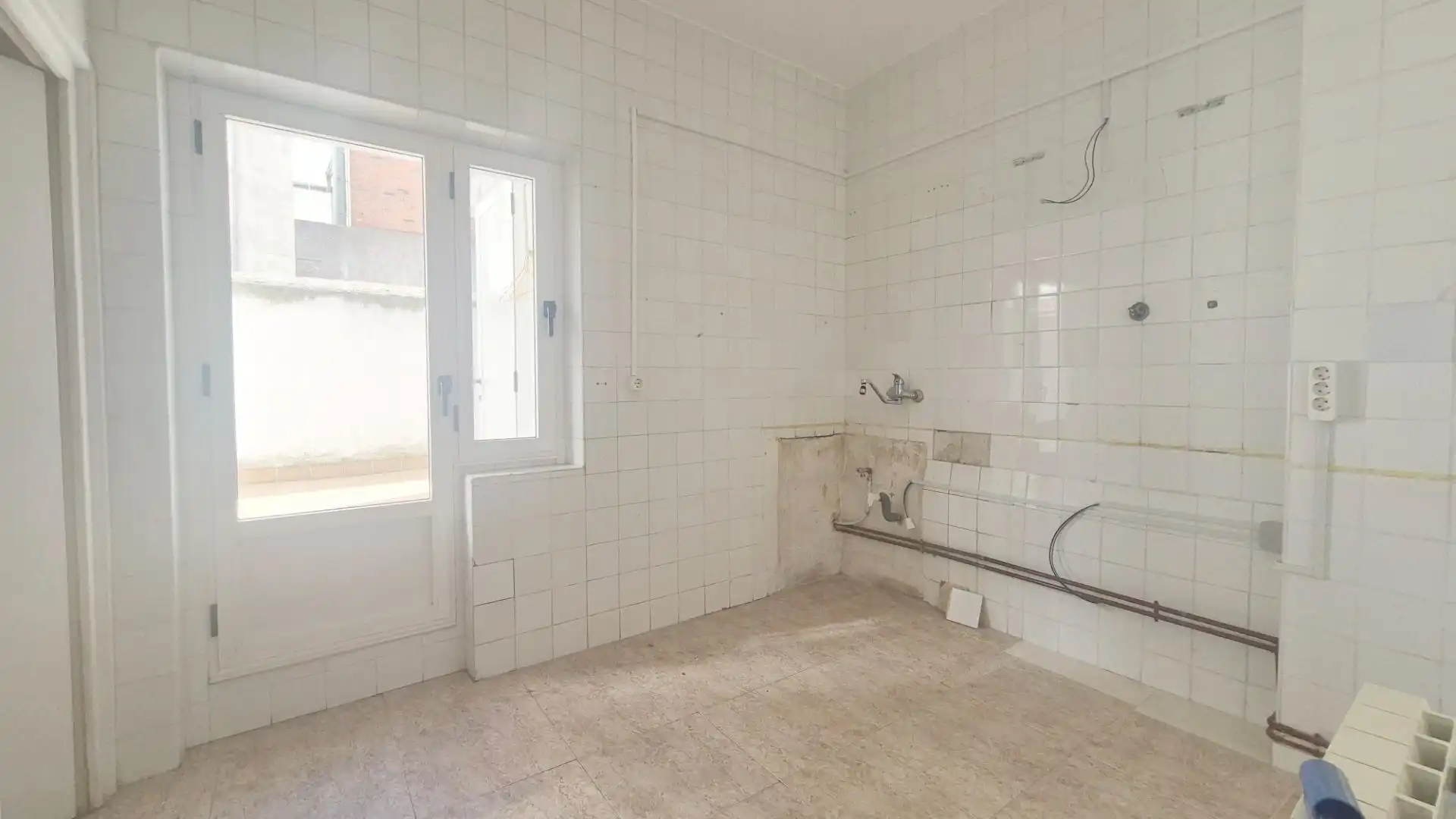 Kitchen of Flat for sale in Salamanca  with Heating