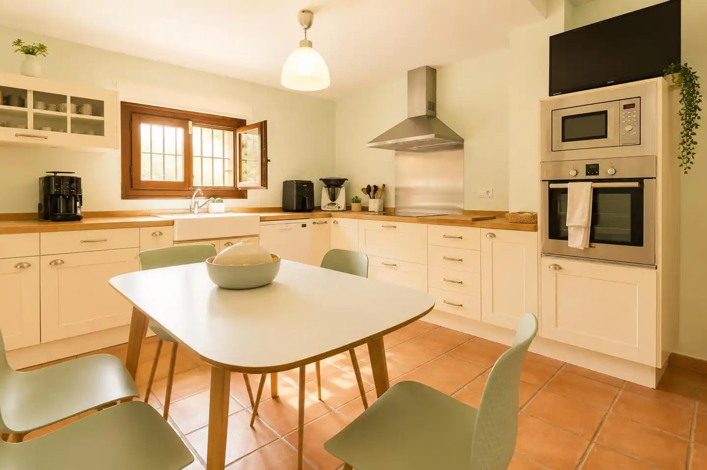 Cocina de Casa o chalet en venta en Santa Pola con Calefacción, Jardín privado y Parquet