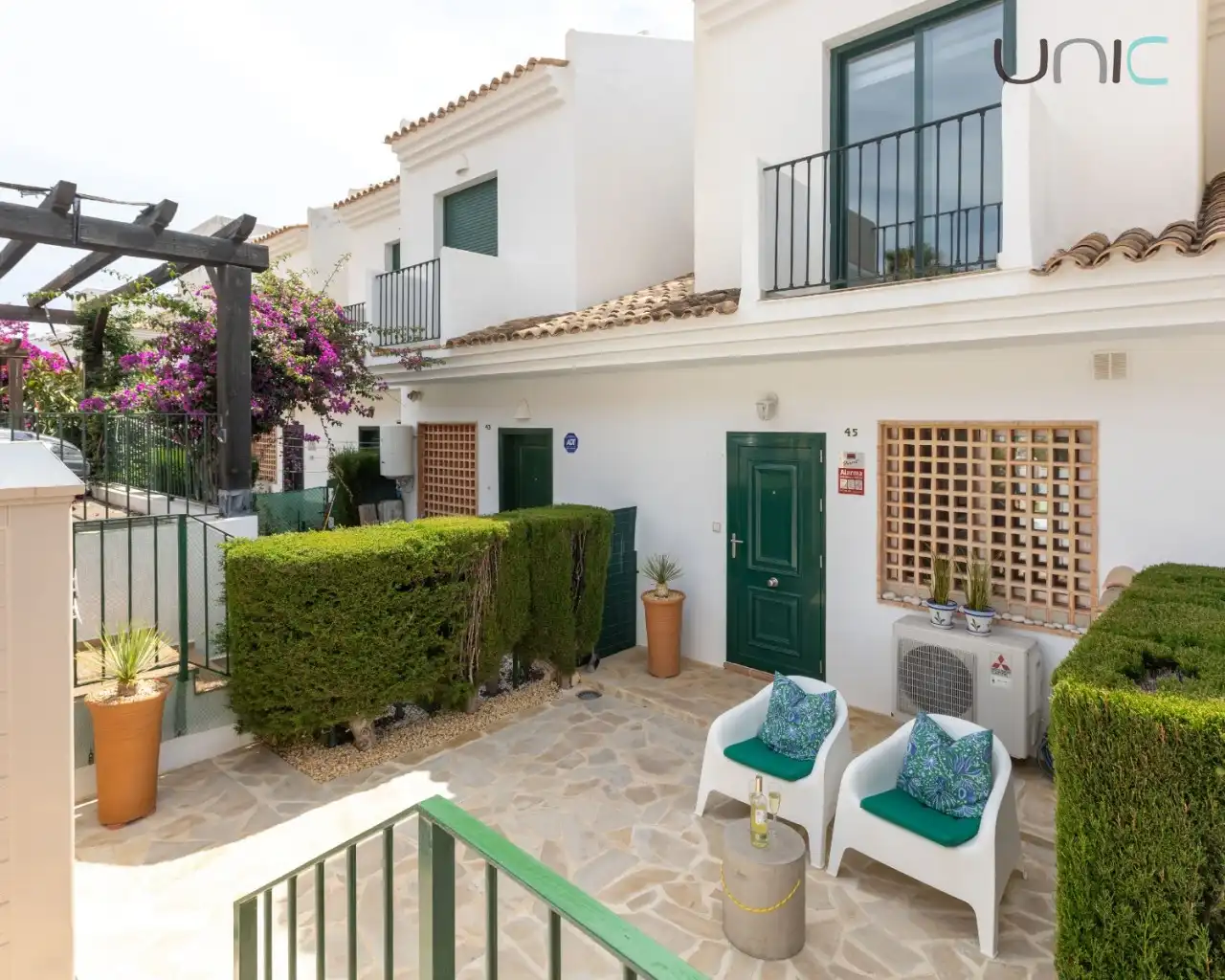 Vista exterior de Apartament en venda en Polop amb Aire condicionat, Calefacció i Jardí privat