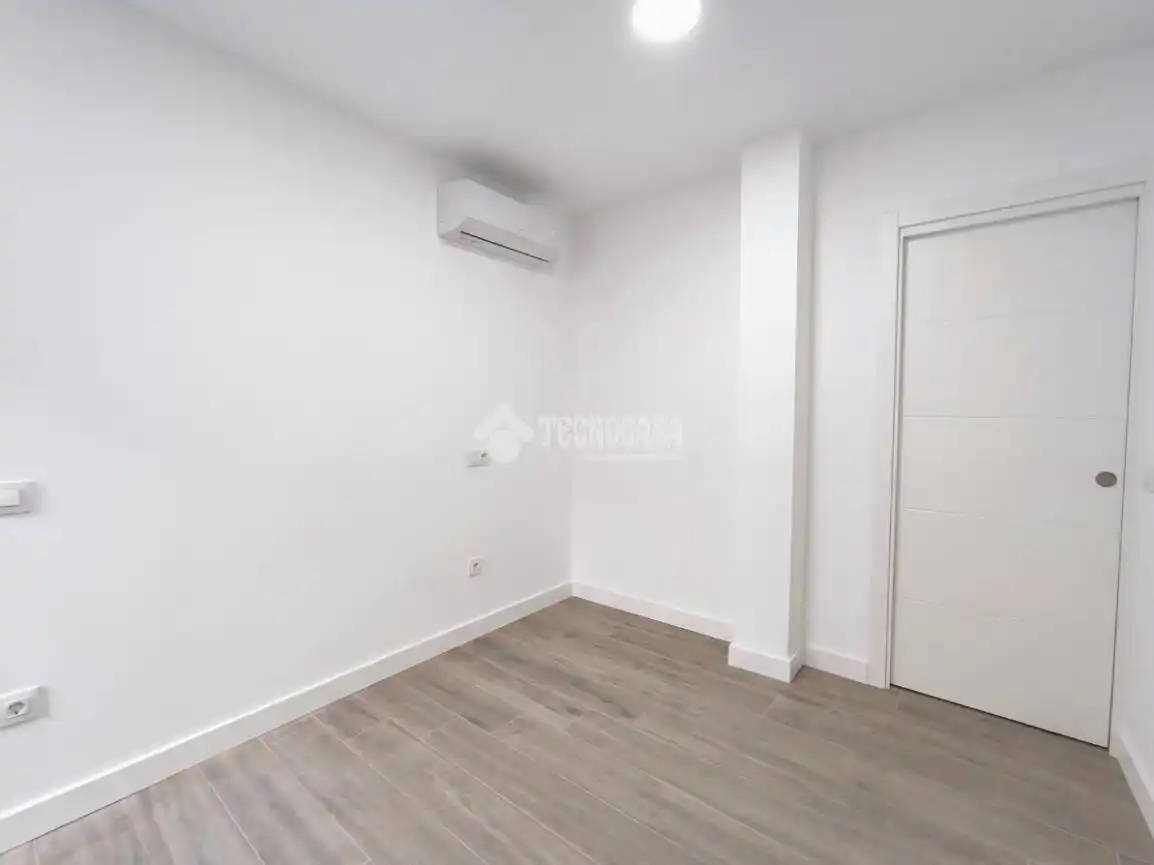 Bedroom of Flat for sale in Alcalá de Henares  with Air Conditioner