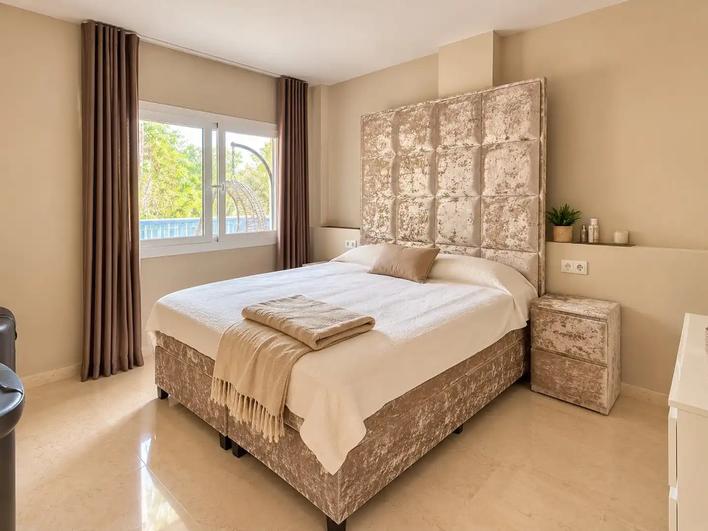 Bedroom of Flat for sale in Elviria - Cabopino