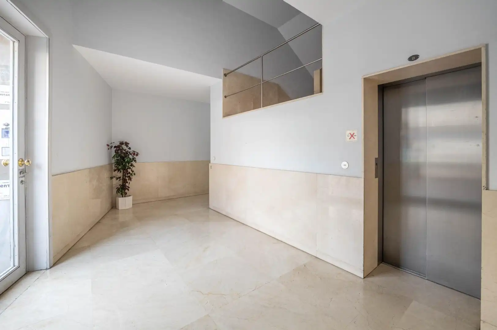 Piso en venta en Granada con Calefacción, Parquet y Alarma