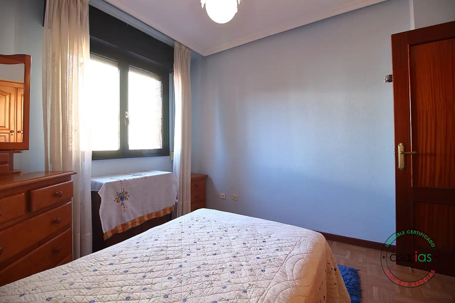 Habitación de Piso en venta en Gijón  con Calefacción, Parquet y Terraza