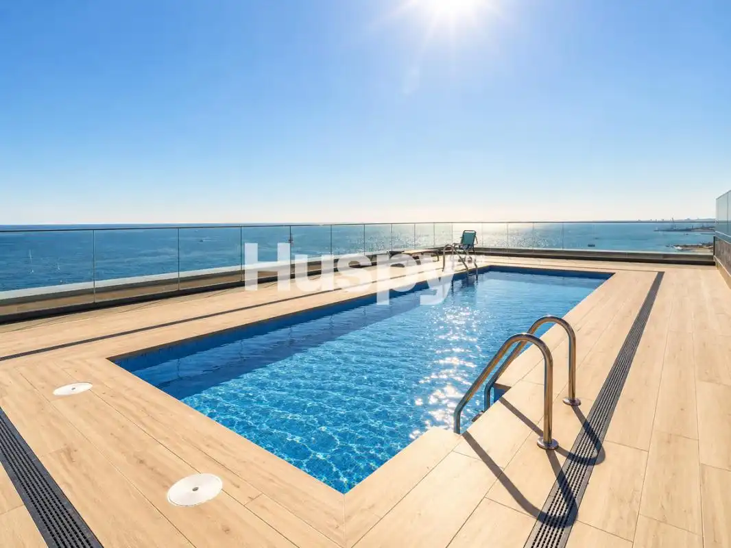 Piso con terraza en venta en Passeig Del Mare Nostrum