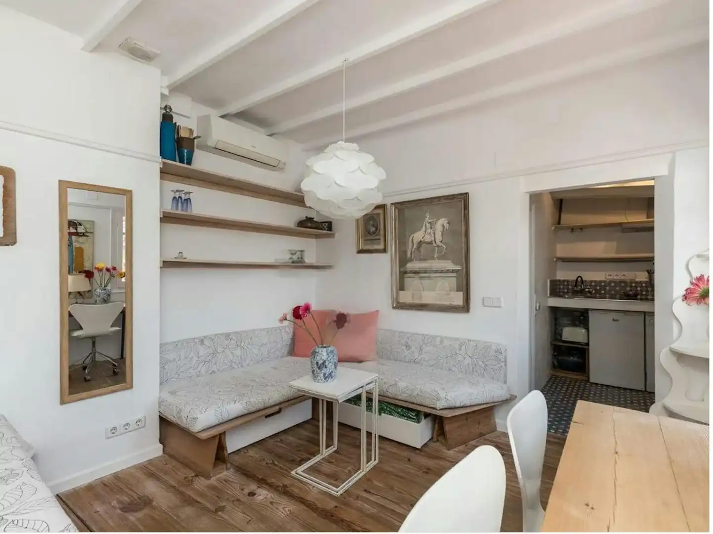 Comedor de Piso de alquiler en Barcelona con Aire acondicionado, Amueblado y Lavadora
