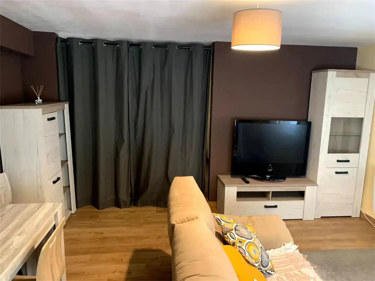 Sala d'estar de Casa o xalet en venda en Codo amb Jardí privat, Parquet i Piscina