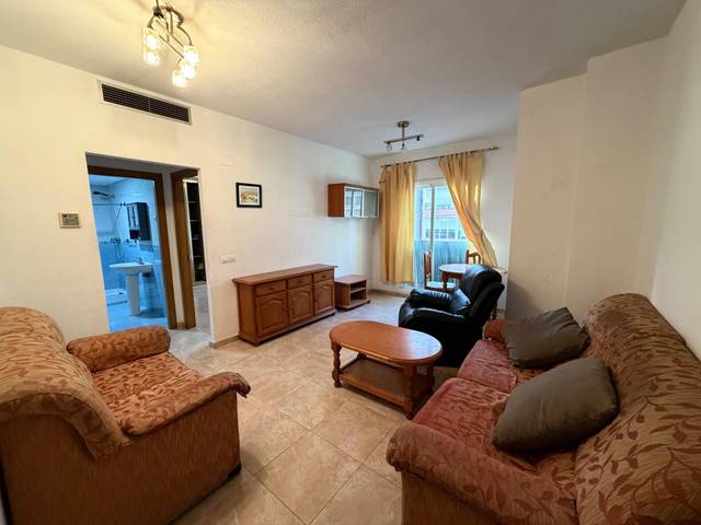 Piso en Venta en Calle Héroe de Sostoa en Girón - Las Delicias