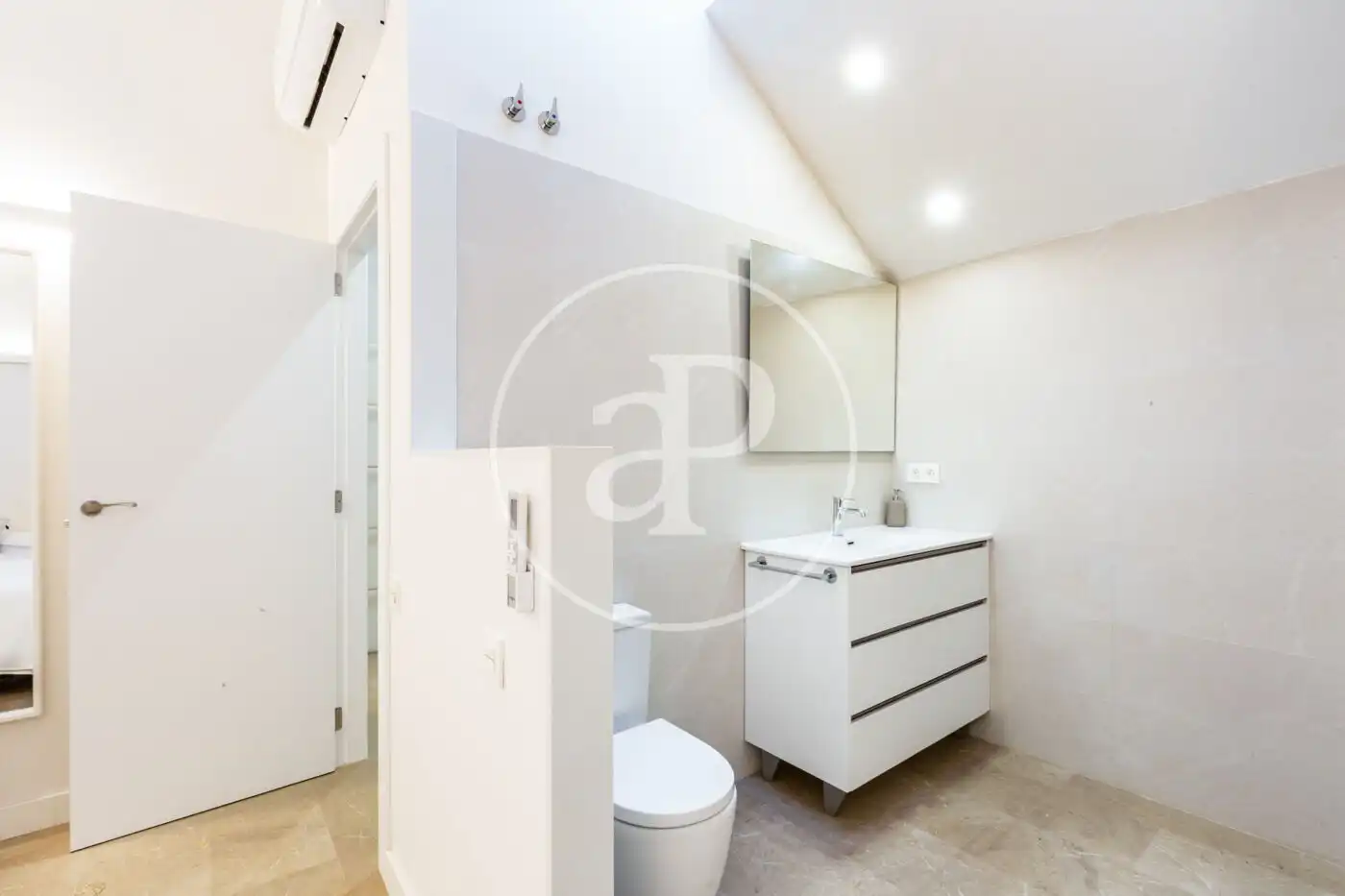 Baño de Ático en venta en Valencia con Aire acondicionado, Calefacción y Terraza