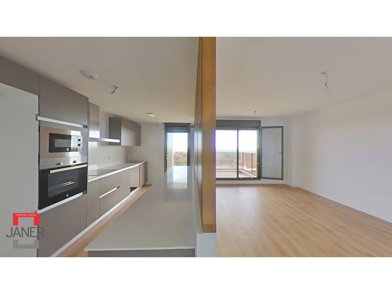 Cuina de Pis de lloguer en Tomares amb Aire condicionat, Terrassa i Traster