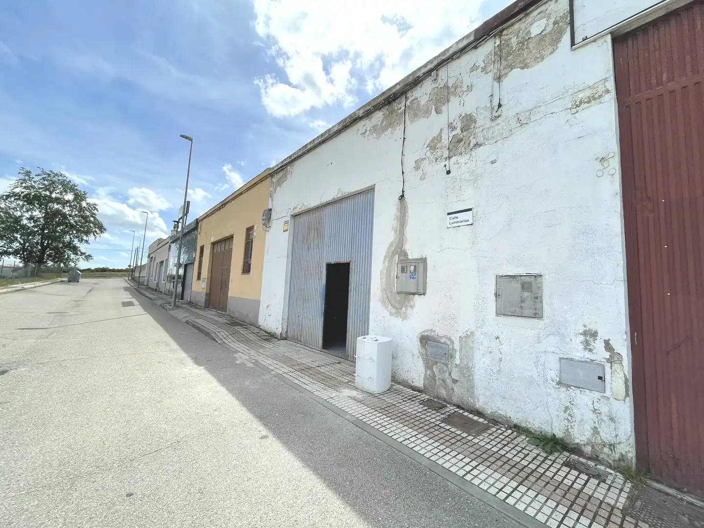 Außenansicht von Fabrikhallen zum Verkauf in Santa Marta de Tormes