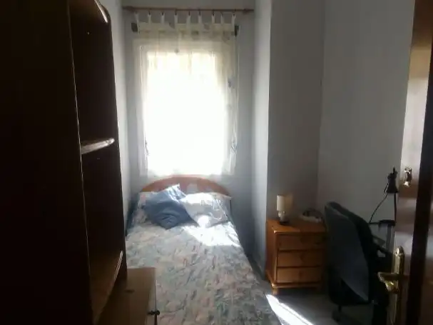 Habitación de Piso para compartir en Madrid con Calefacción, Terraza y Amueblado