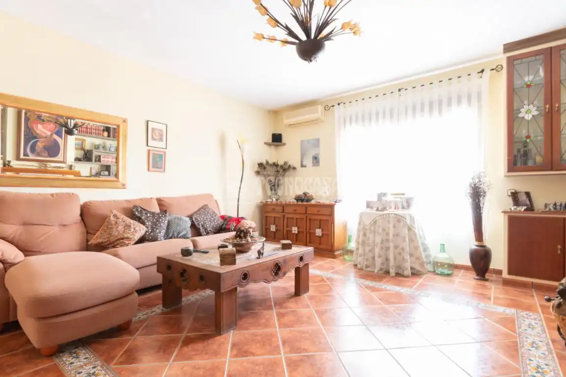 Sala d'estar de Casa o xalet en venda en Alhaurín de la Torre amb Aire condicionat i Piscina