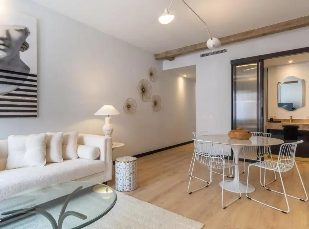 Sala d'estar de Pis de lloguer en Las Rozas de Madrid amb Aire condicionat, Moblat i Microones