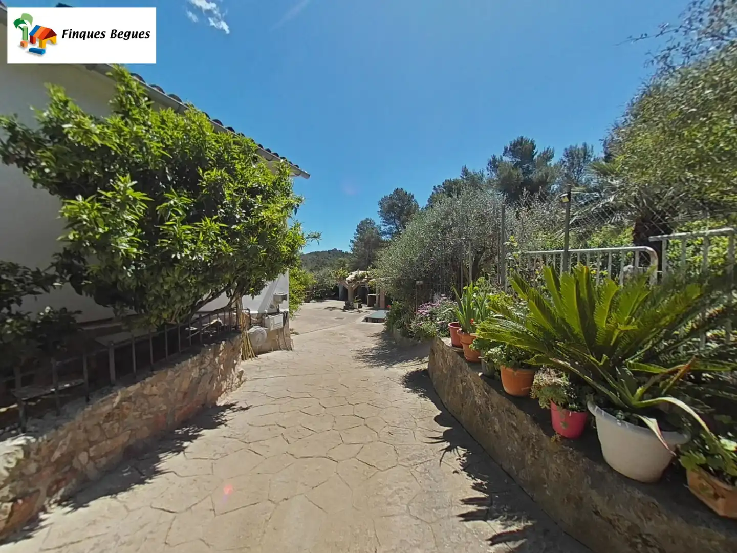 Jardí de Finca rústica en venda en Begues amb Calefacció, Jardí privat i Moblat