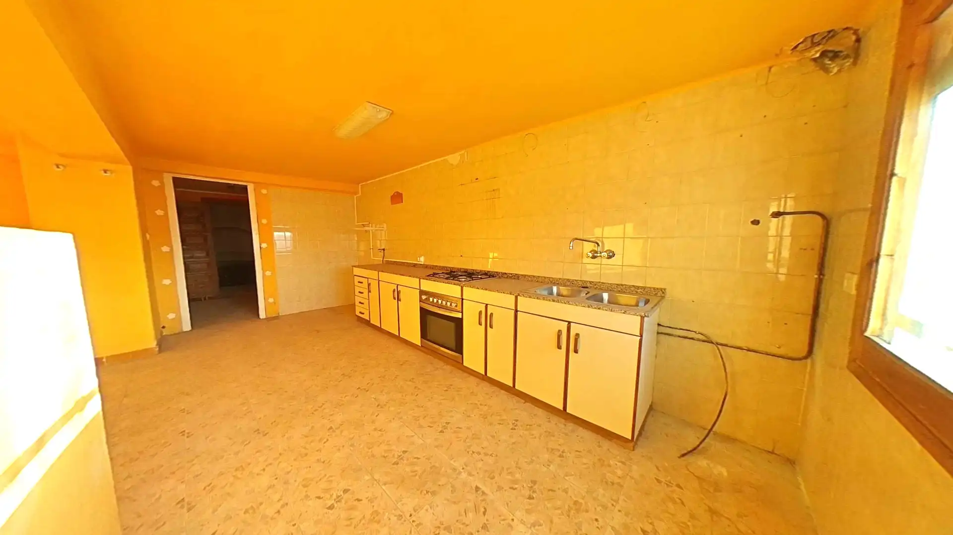 Cocina de Casa o chalet en venta en La Puebla de Castro con Terraza y Trastero