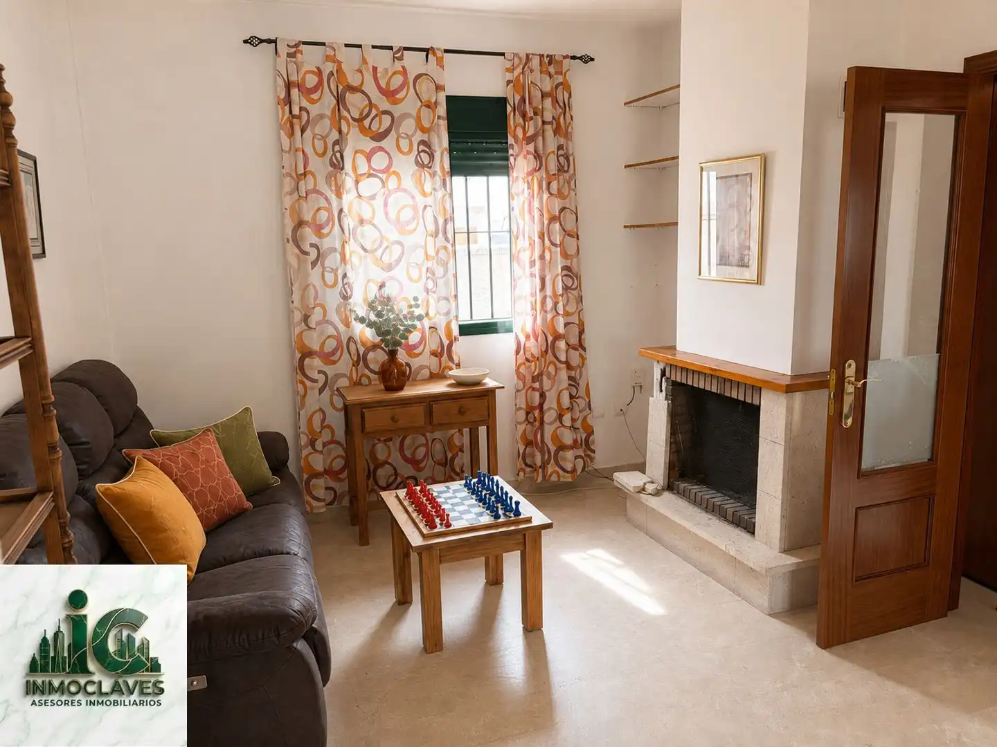 Sala de estar de Casa adosada en venta en Castellar de la Frontera con Jardín privado