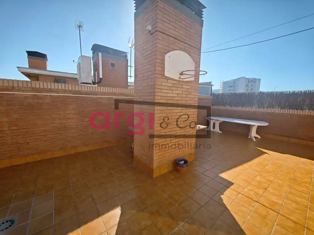 Terraza de Ático en venta en Viladecans con Terraza y Balcón