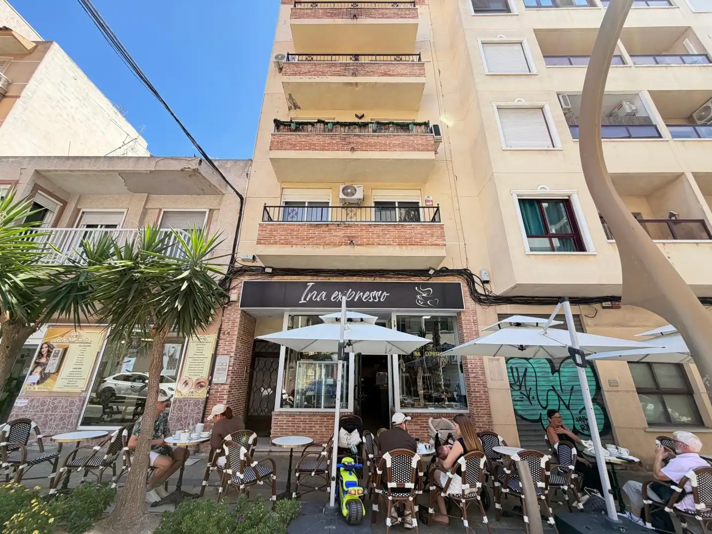 Commercial properties for rent in Torrevieja  with Air Conditioner and Furnished