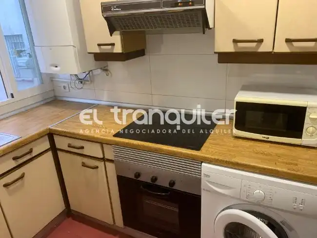 Küche von Wohnung zur Miete in Madrid mit Terrasse, Möbliert und Waschmaschine