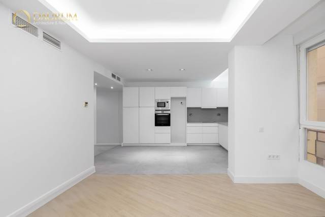 Piso en Venta en DUQUESA DE PARCENT en Ensanche Centro - Puerto