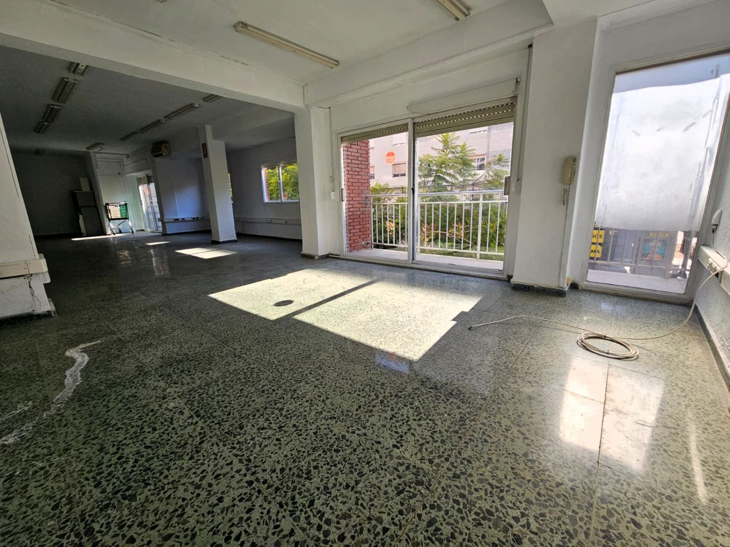 Vista exterior de Oficina de alquiler en  Valencia Capital con Terraza