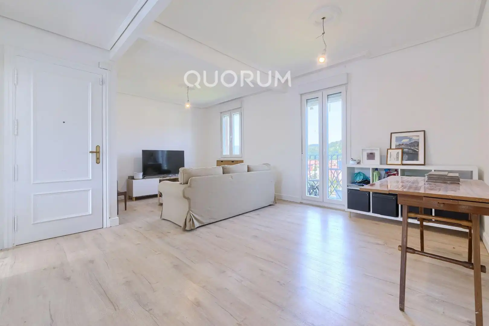 Wohnzimmer von Wohnung zum Verkauf in Arrigorriaga mit Parkett und Balkon