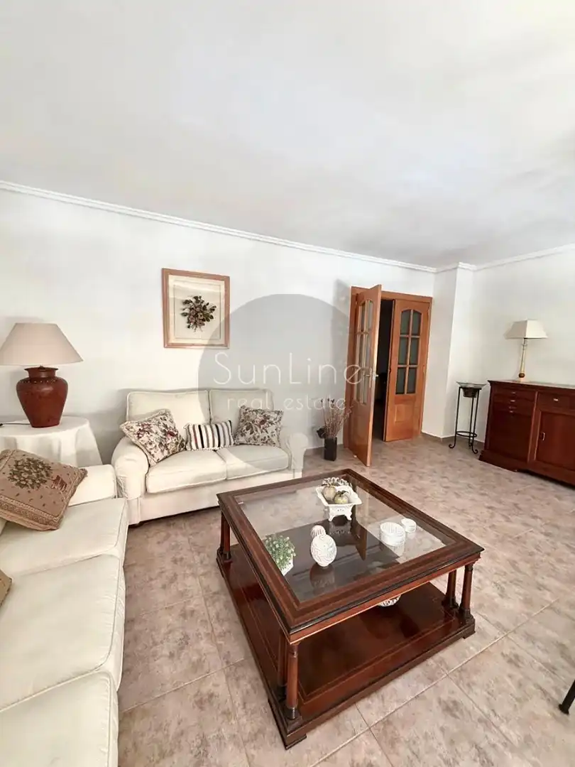 Sala d'estar de Pis de lloguer en Valencia amb Aire condicionat, Terrassa i Moblat