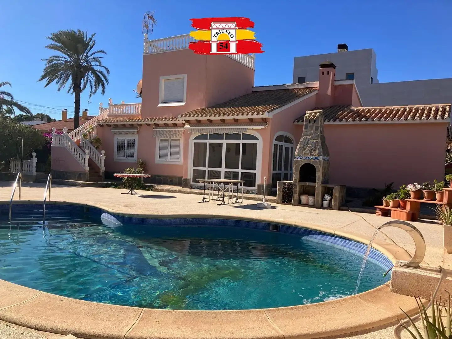 Vista exterior de Casa o xalet en venda en Orihuela amb Aire condicionat, Calefacció i Jardí privat