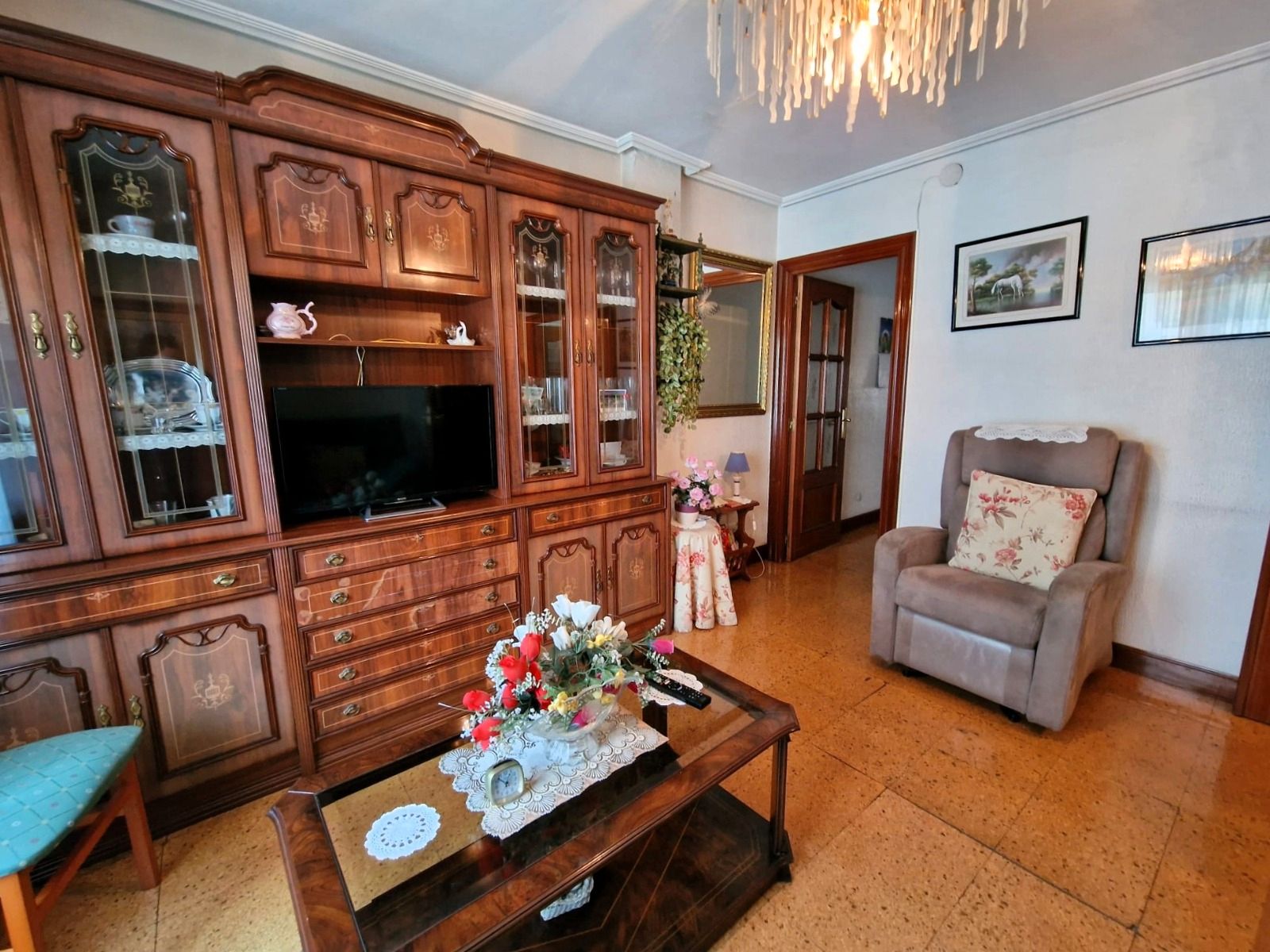 Living room of Flat for sale in Portugalete  with Heating, Furnished and Oven