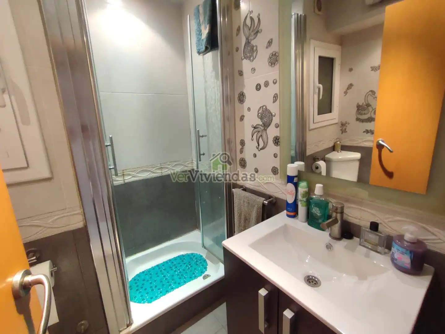 Bathroom of Flat for sale in Cornellà de Llobregat  with Air Conditioner, Heating and Oven