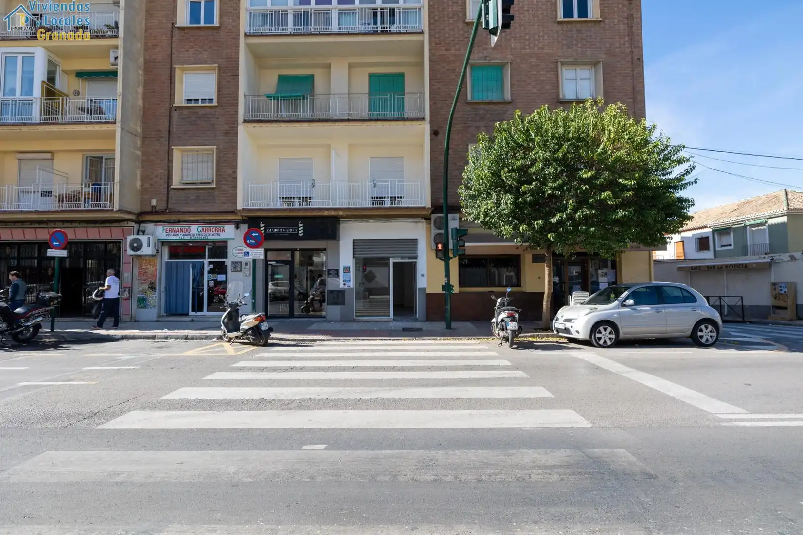 Vista exterior de Local en venda en Granada