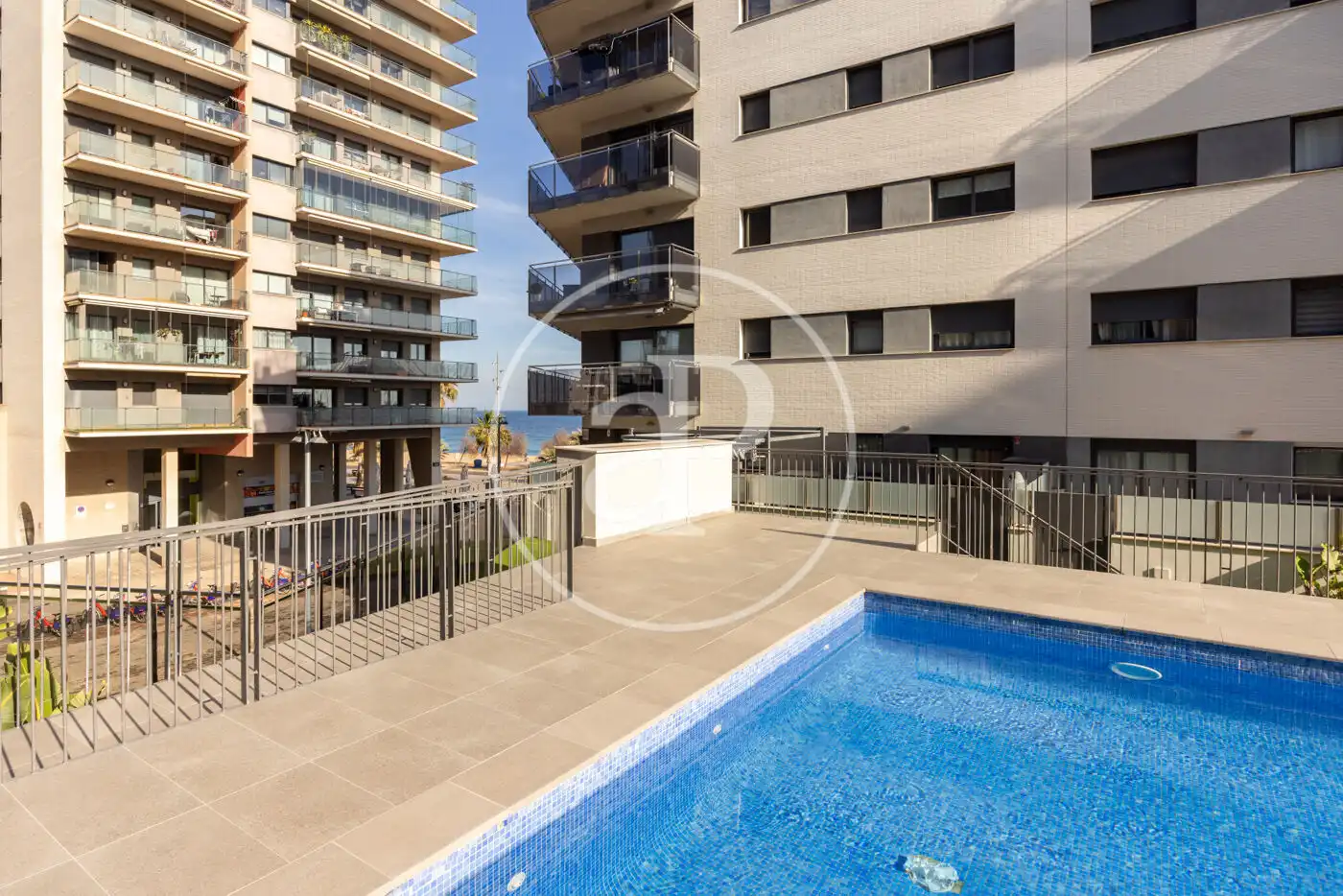 Piscina de Piso en venta en Badalona con Aire acondicionado, Calefacción y Jardín privado
