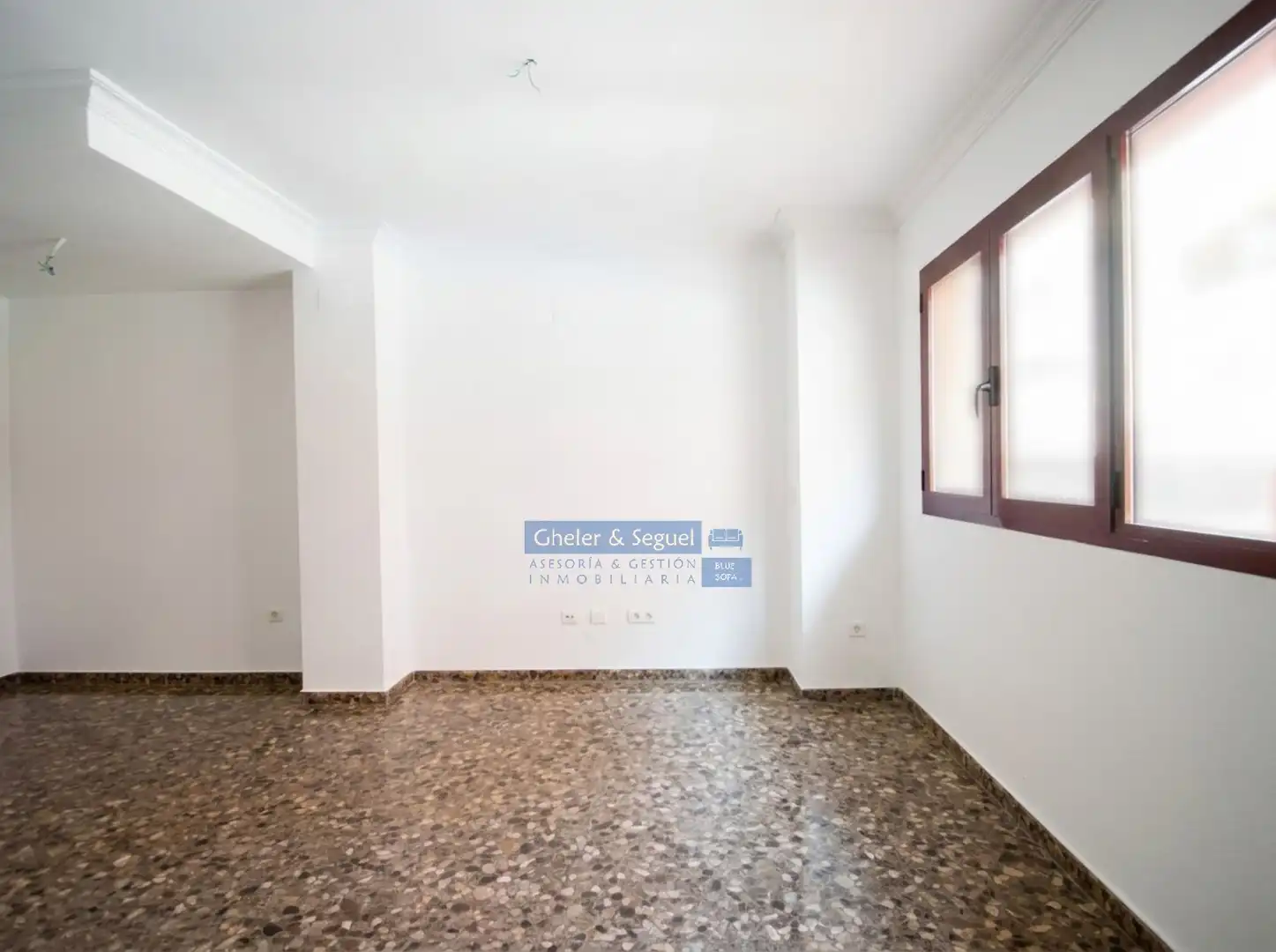 Sala de estar de Casa adosada en venta en Sagunto / Sagunt con Terraza y Balcón