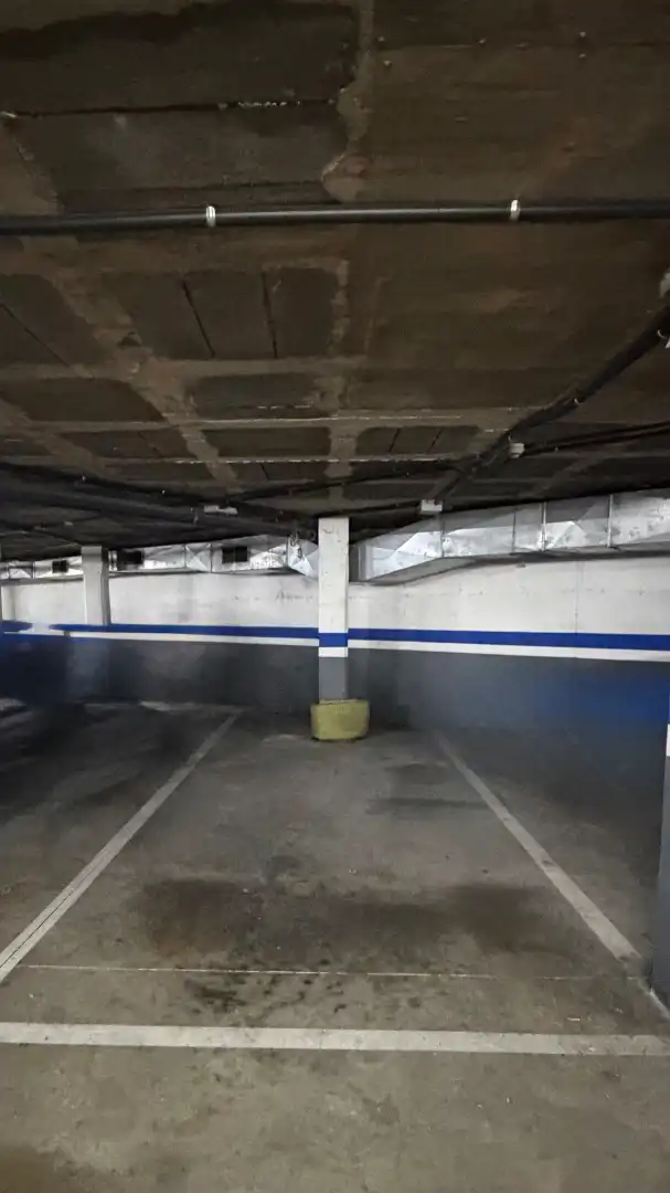 Parkplatz von Wohnung zum Verkauf in Figueres mit Klimaanlage, Heizung und Möbliert
