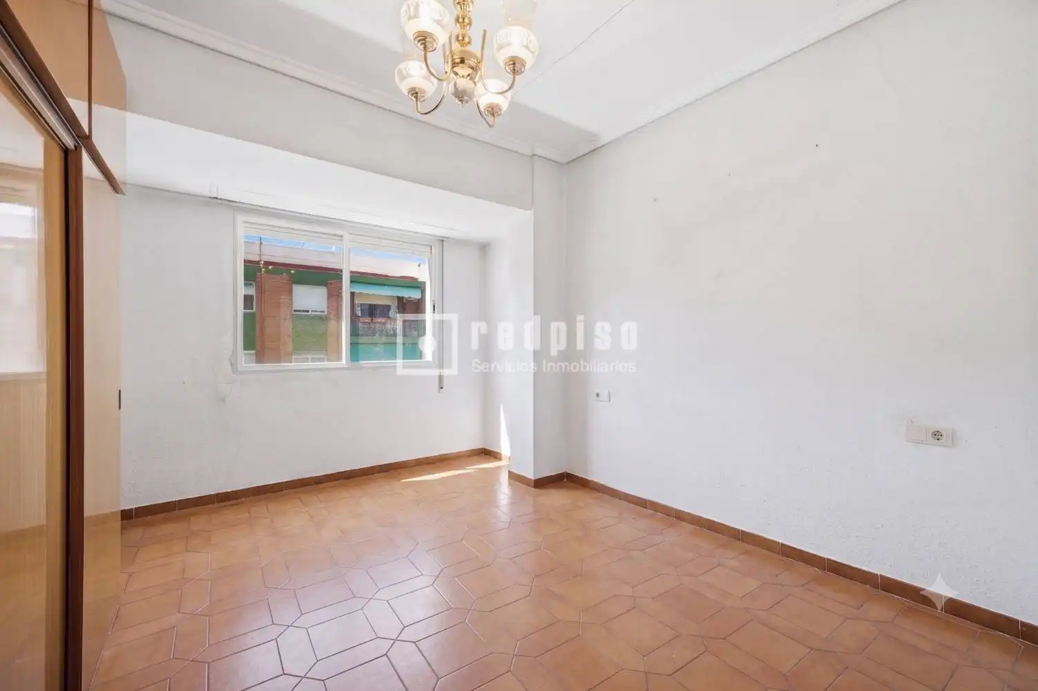 Habitación de Piso en venta en Valencia con Calefacción, Terraza y Amueblado