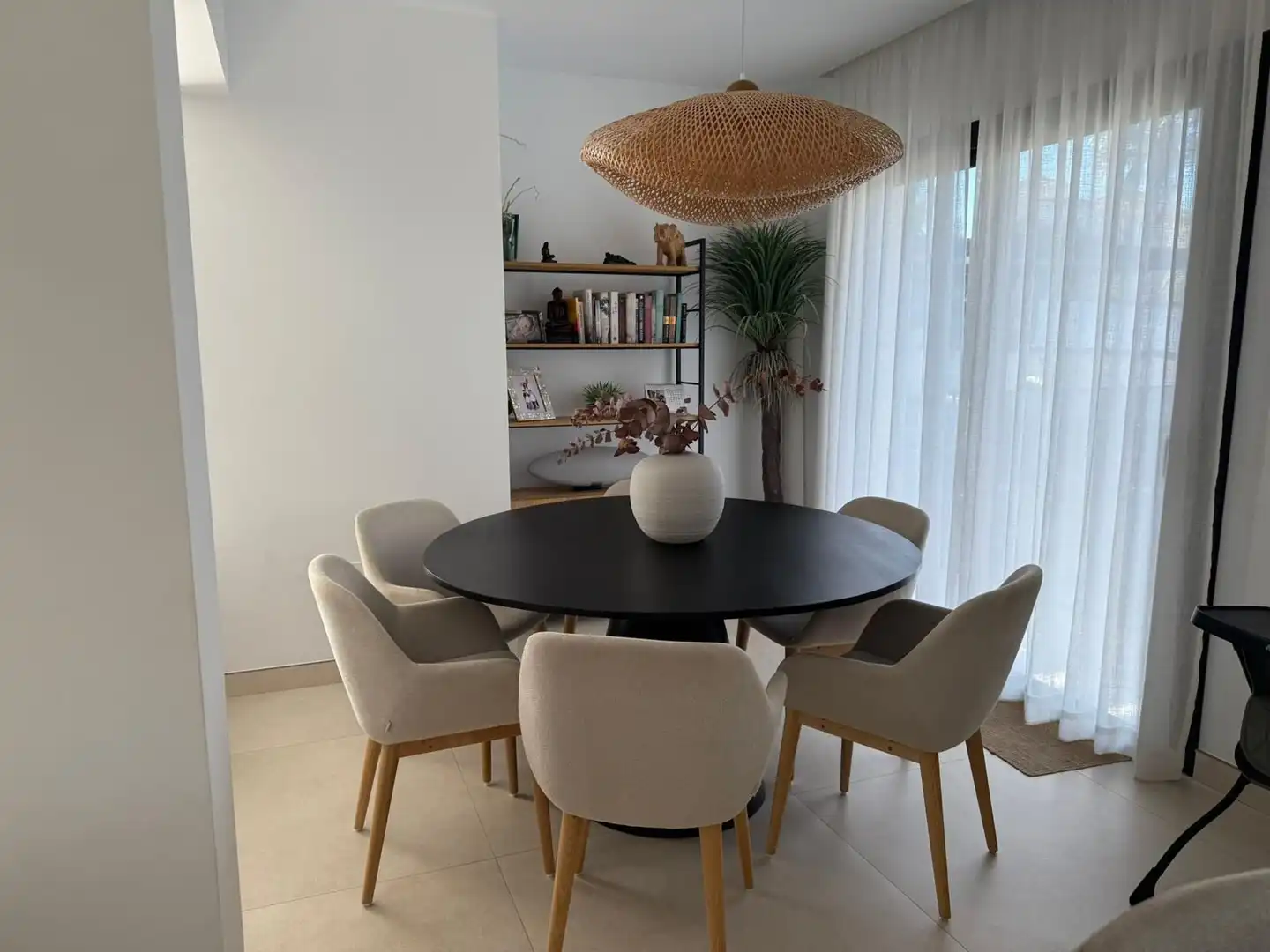 Menjador de Casa o xalet en venda en Benalmádena amb Aire condicionat, Jardí privat i Terrassa
