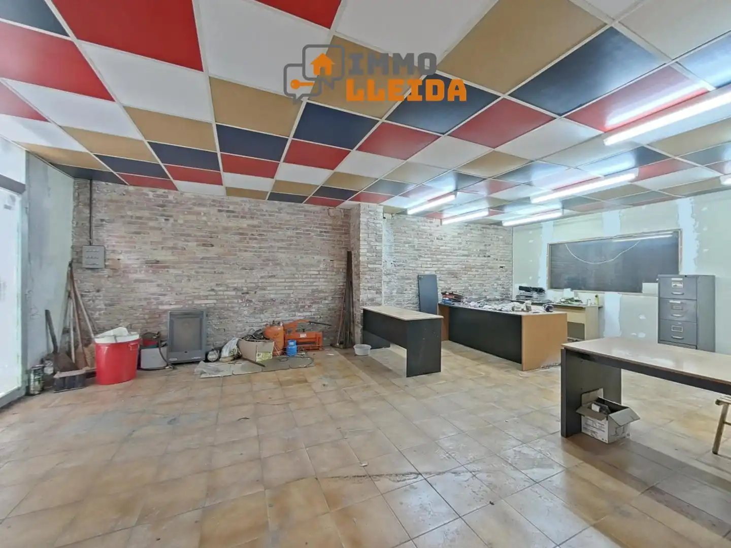 Local comercial en venda a Carrer Carrer Anselm Clavé 34, imagen 4