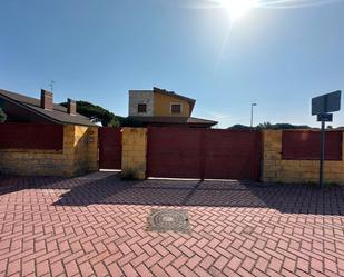 Vista exterior de Casa o xalet en venda en Viana de Cega amb Terrassa