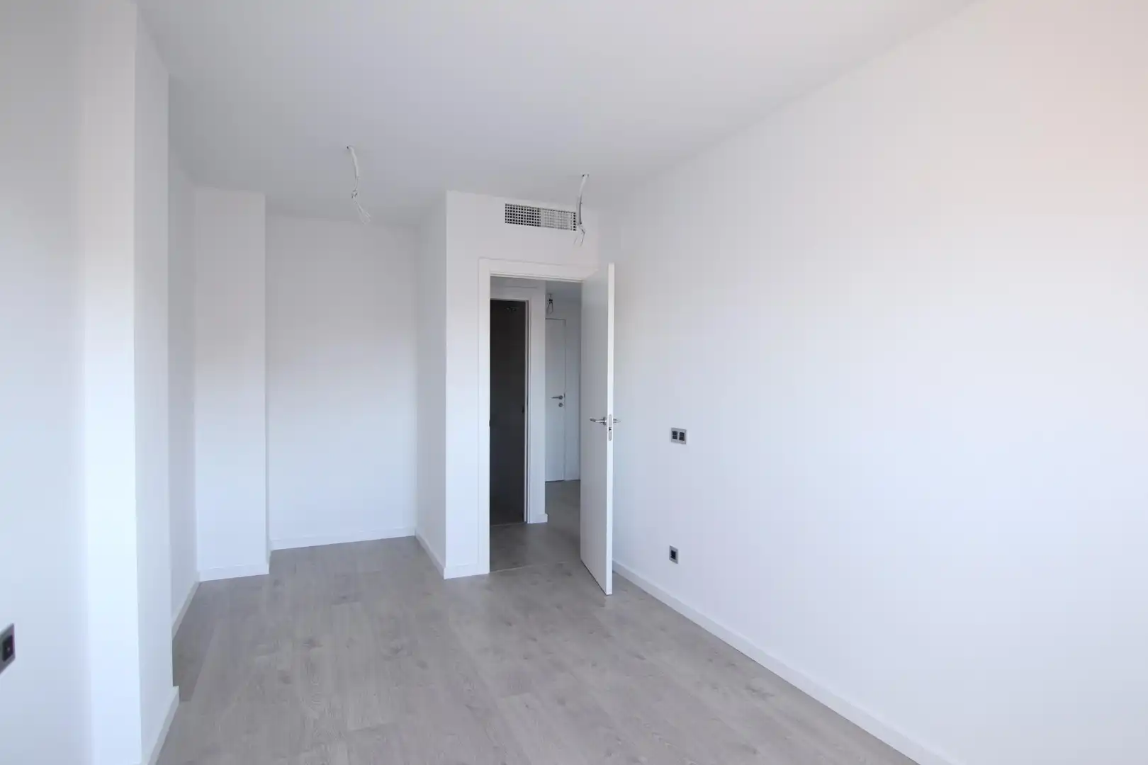 Schlafzimmer von Wohnung zur Miete in Sabadell mit Klimaanlage, Heizung und Parkett