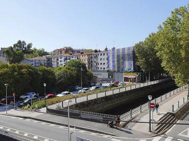Pis amb balcó en venda a Irun - CALLE PELEGRIN DE URANZU