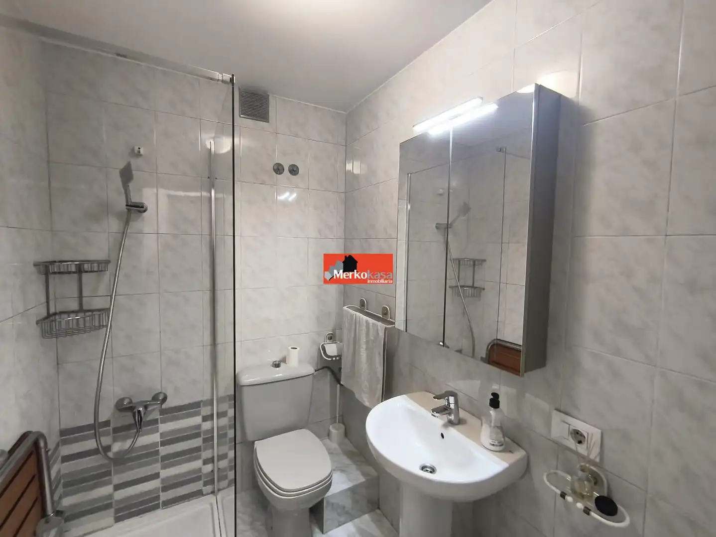 Baño de Apartamento de alquiler en Lugo con Calefacción, Trastero y Amueblado