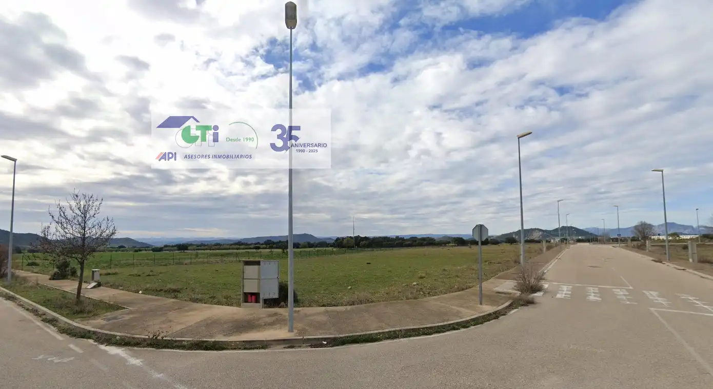 Terreny industrial en venda en Ayerbe
